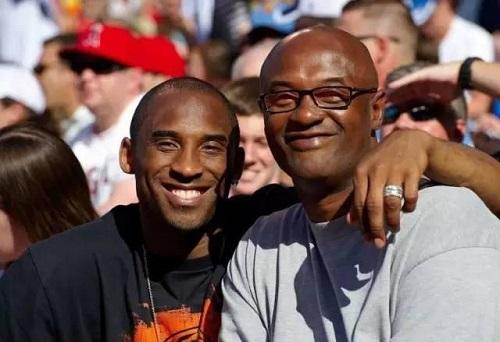 他被换下那一刻，全场愣住（他被换下瞬间，全场惊呆）