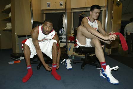 中超9／10月最佳阵容：卡扎伊什维利领衔，吴曦、吕焯毅入选（中超9-10月最佳阵容出炉：卡扎伊什维利领衔，吴曦、吕焯毅在列）