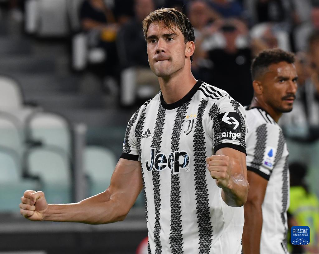 奥斯卡、约尼查助阵，怒放竞技场3V3街头足球赛玉溪站落幕（玉溪站怒放竞技场3V3街头足球赛圆满收官，奥斯卡、约尼查到场助阵）