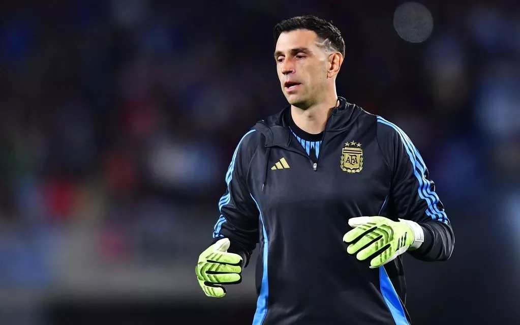 澳超战报：格里马尔迪补时绝杀，墨尔本胜利1-0墨尔本城（澳超：格里马尔迪读秒制胜，墨尔本胜利1-0击败墨尔本城）