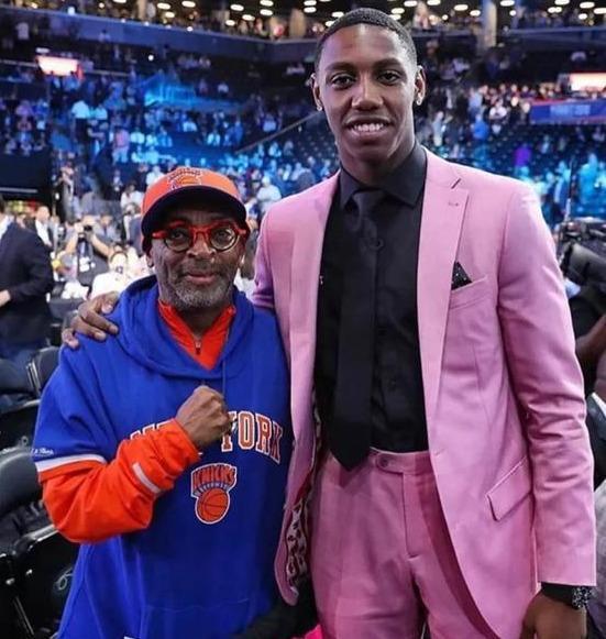 泽林斯基：来到国米后从未以最佳状态出场过，很感谢教练信任（泽林斯基：加盟国米以来未曾以最佳状态出战，感谢教练的信任）