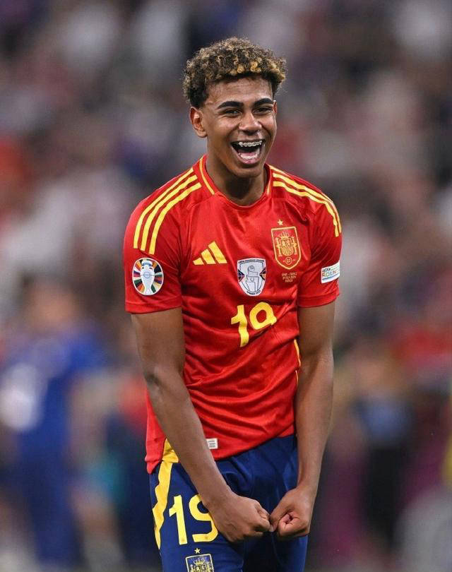 本世纪五大联赛参与百球最快TOP10：C罗70场第1，苏牙71场第2（本世纪五大联赛达成参与100球最快前十：C罗70场居首，苏亚雷斯71场次席）