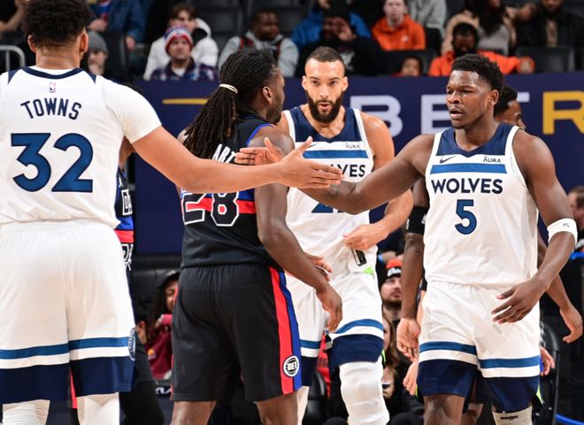 英超半场：梅里诺破门，莫斯克拉伤退，阿森纳1-0布伦特福德（英超半场战报：梅里诺建功，莫斯克拉伤退，阿森纳暂1-0布伦特福德）