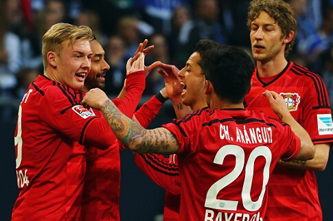 德罗赞次节6中5轰10分，带领国王反超火箭（德罗赞次节6投5中砍10分，率国王完成对火箭的反超）