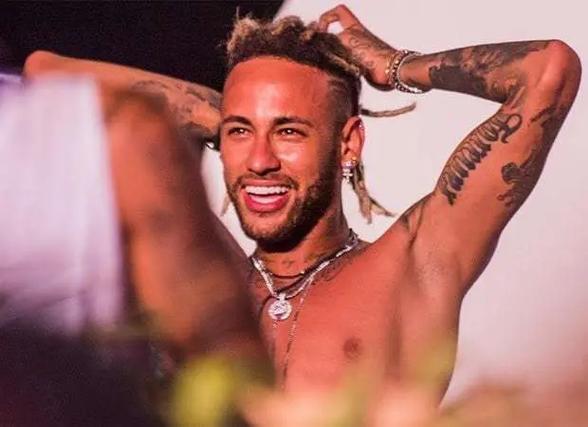 NCAA中国双子星遇冷！王俊杰首次0分，赵维伦未出场（NCAA中国双子星受挫：王俊杰首次0分，赵维伦未出战）