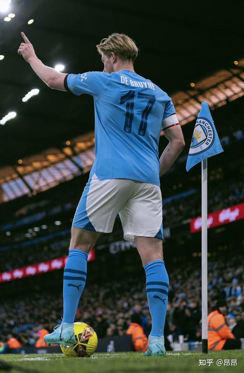 爱德华兹失准24中7贡献24分，末节5中3拿7分改变战局（爱德华兹手感欠佳24投仅7中仍砍24分，末节发力5投3中拿7分扭转局势）