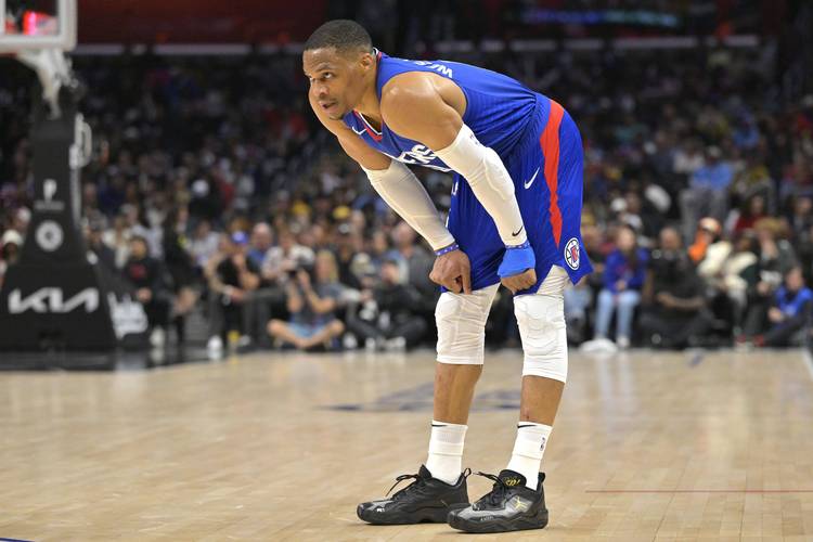 尤文官方：弗拉霍维奇已成功接受手术，将于明日开始康复计划（尤文官宣：弗拉霍维奇手术顺利，明日起开启康复计划）