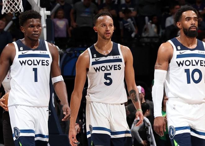 欧冠比赛战术分析：尤文图斯防守策略,（欧冠战术深析：尤文图斯的防守体系）