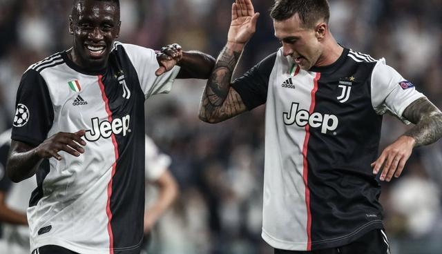 弗里克：亚马尔被换下后不高兴？很多球员都这样（弗里克谈亚马尔换下不悦：球员常有此反应）