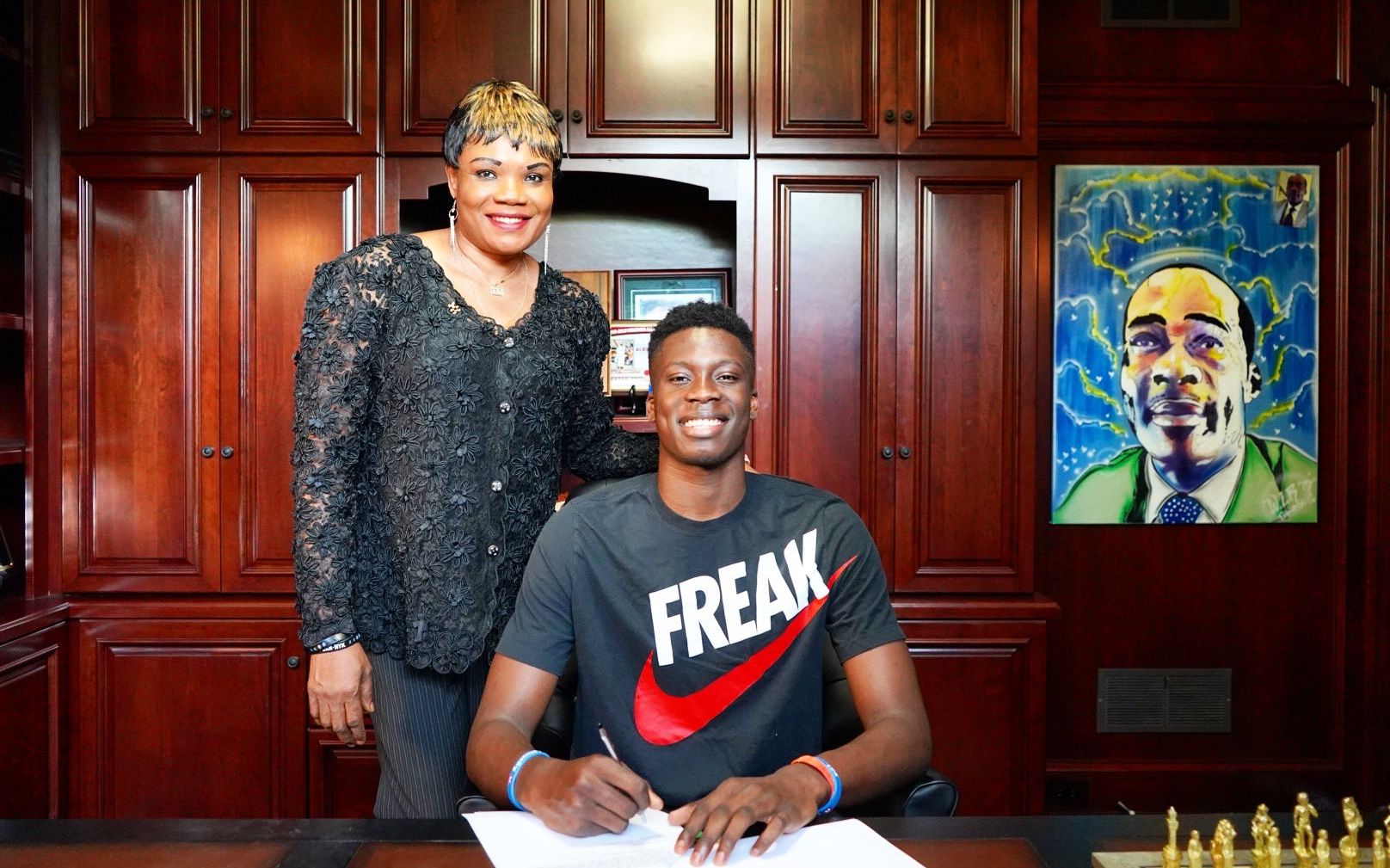 韩媒：一位成都蓉城高层曾在7月公开批徐正源，致其颜面扫地（韩媒：成都蓉城高层7月曾公开斥责徐正源，令其颜面尽失）