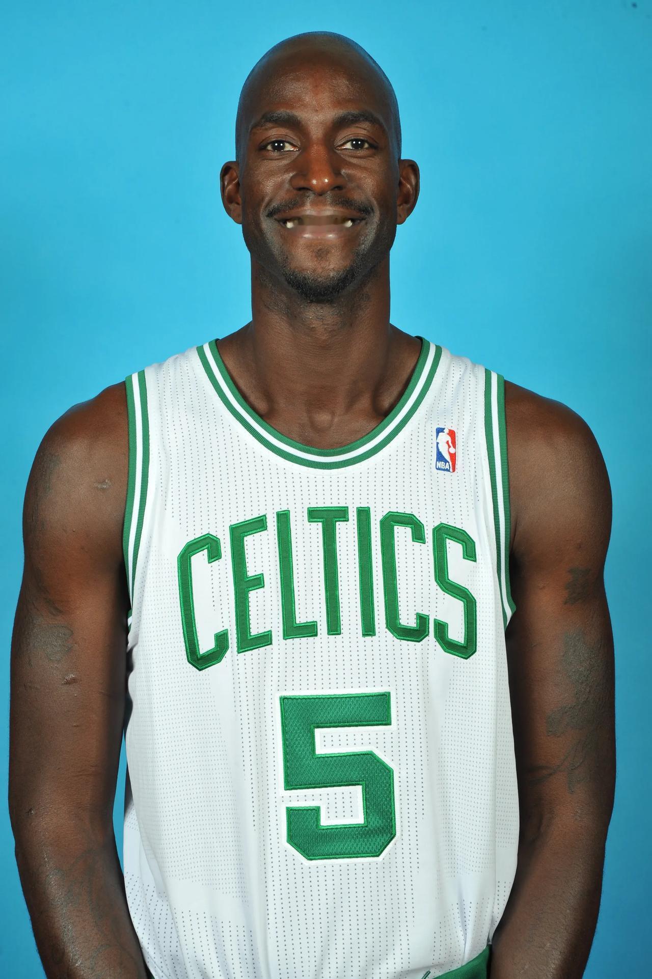 米体：恰20仍有望出战意超杯，阿切尔比预计不会随队去利雅得（米兰体育报：恰尔汗奥卢有望出战意超杯，阿切尔比预计不随队赴利雅得）